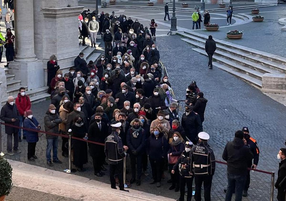 Funerali di David Sassoli in diretta: presenti Draghi, Fico e Casellati. Dall’Ue arrivano Von der Leyen, Charles Michel e Roberta Metsola