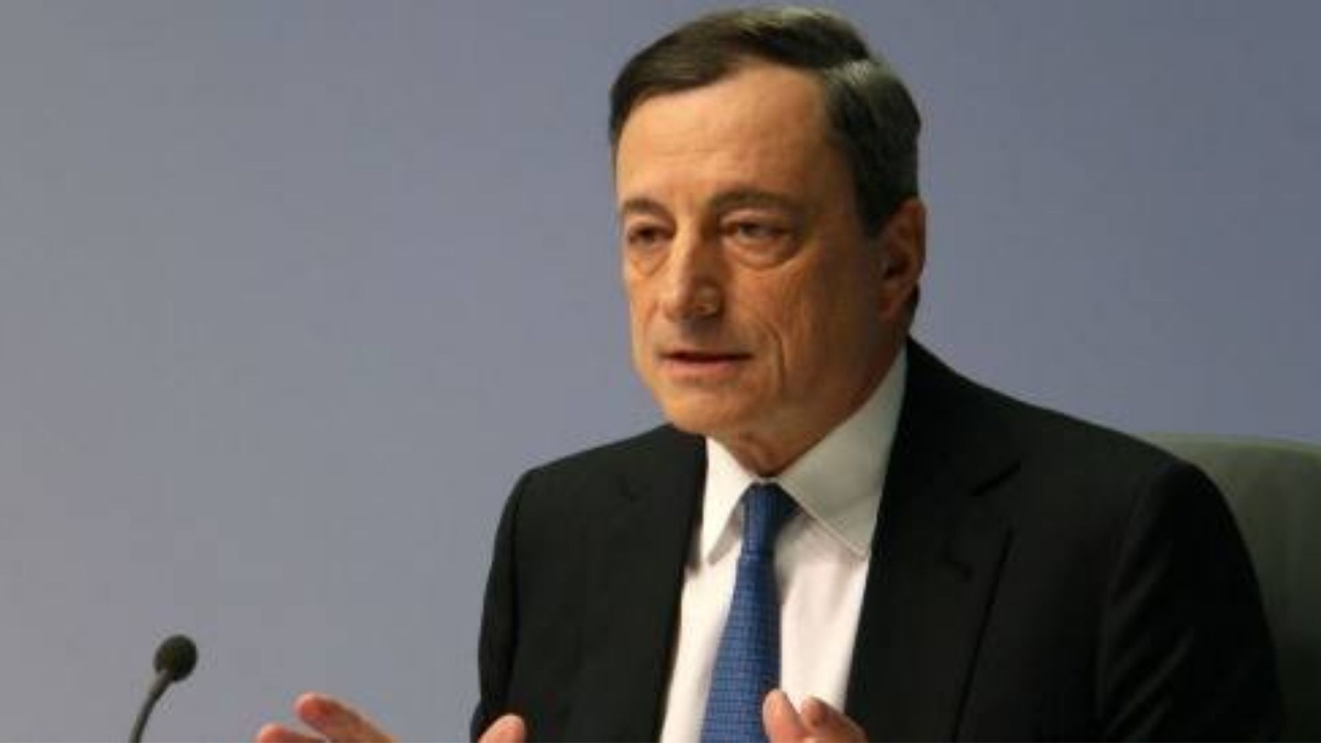 Mario Draghi dimissioni: perché oggi le presenta per prassi al giuramento di Sergio Mattarella come Presidente della Repubblica?
