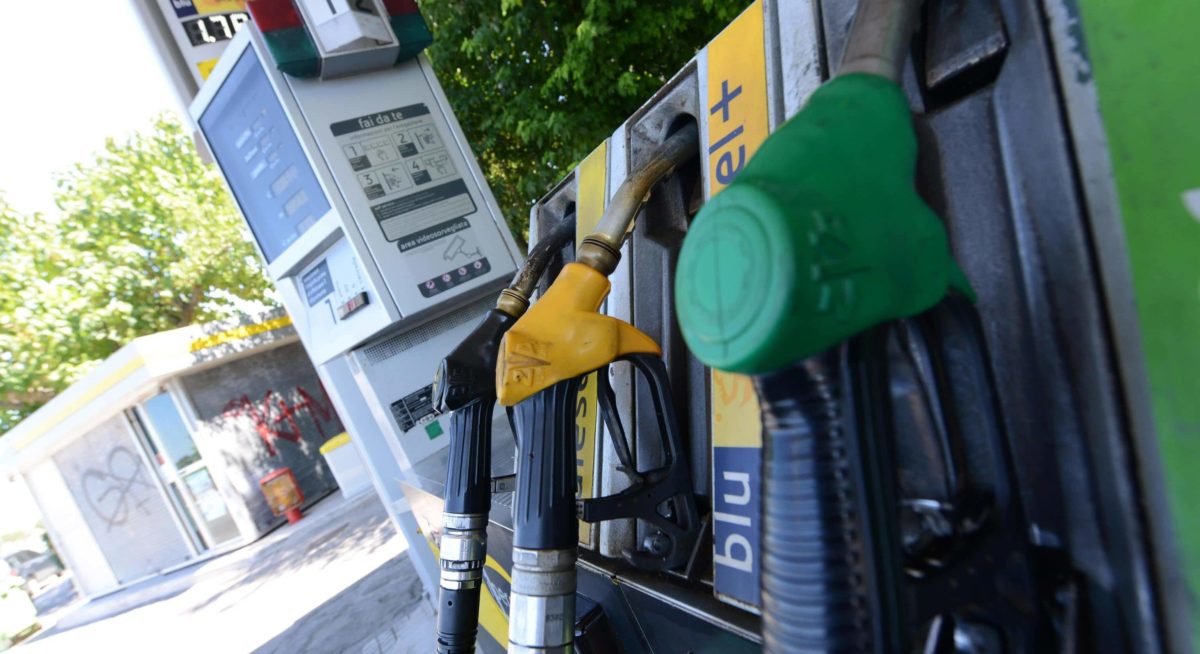 I prezzi di benzina e diesel in netta salita: torna lo spettro dei 2 euro al litro