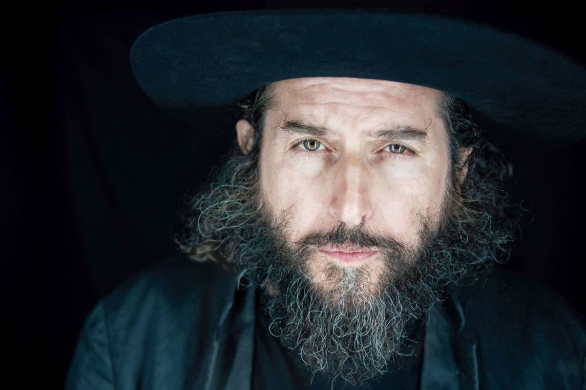 Vinicio Capossela: biografia, canzoni e vita privata