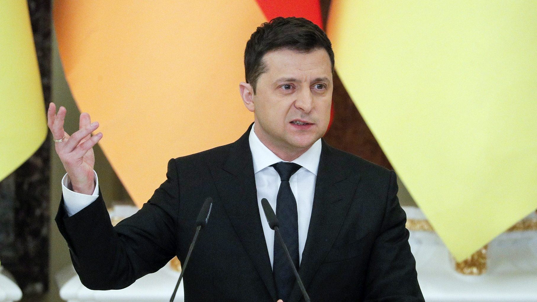 Guerra Ucraina Russia, Kiev resiste ma ha le ore contate. Zelensky conferma che i russi hanno conquistato l’aeroporto militare di Hostomel