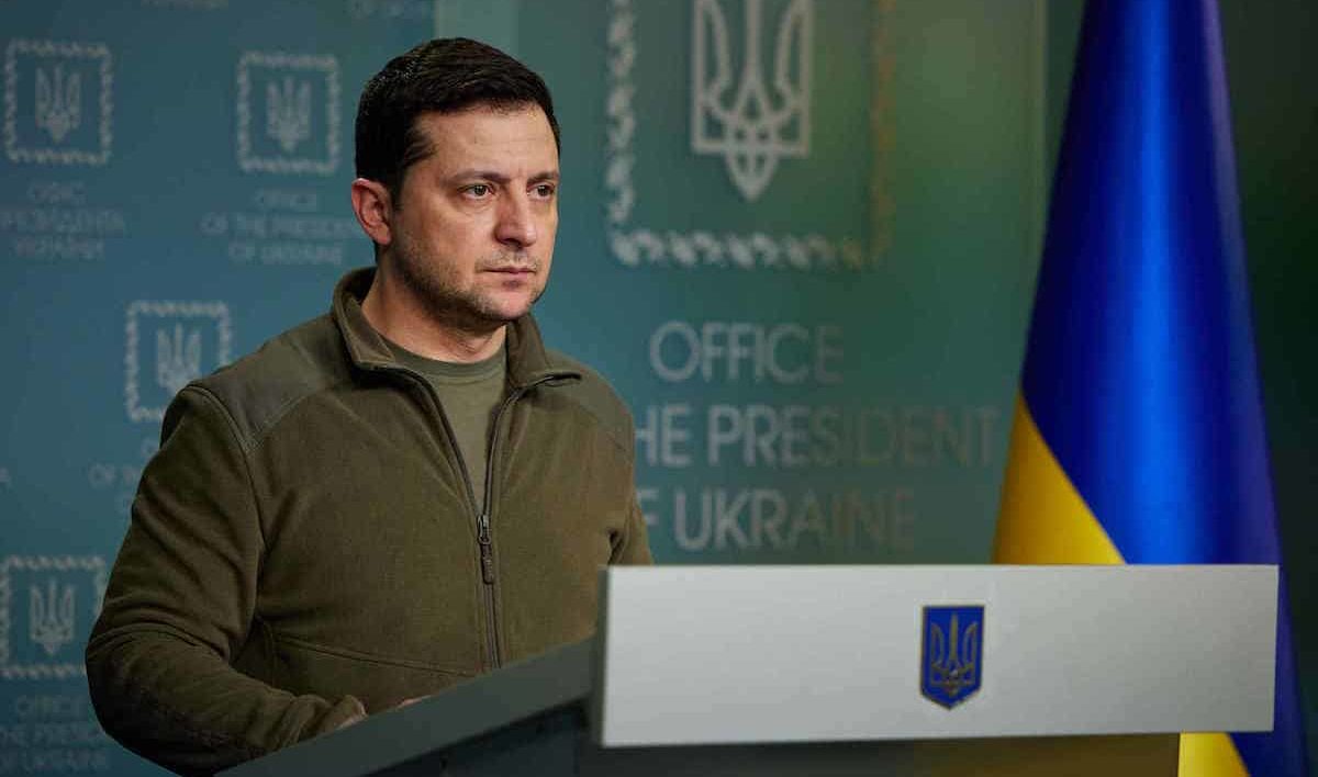 Guerra in Ucraina, secondo il Times Mosca sta tentando di uccidere Zelensky utilizzando 400 mercenari del gruppo Wagner. Sono da cinque settimane a Kiev