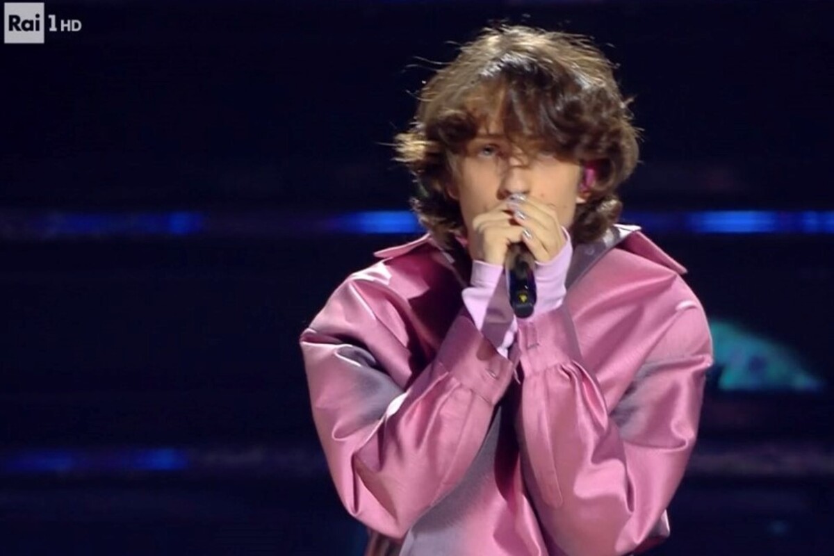 Farfalle: testo e significato della canzone di Sangiovanni a Sanremo 2022 / VIDEO