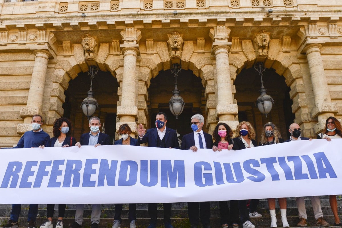 Referendum giustizia 2022: cosa prevede? Quesiti ammessi, quando si vota, testo e date