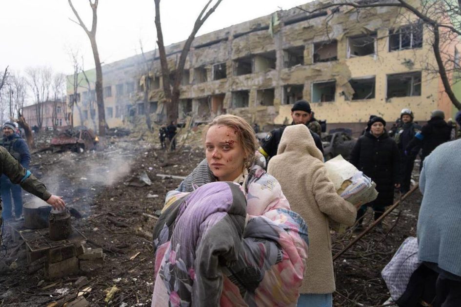 Bombardamento ospedale pediatrico di Mariupol in Ucraina