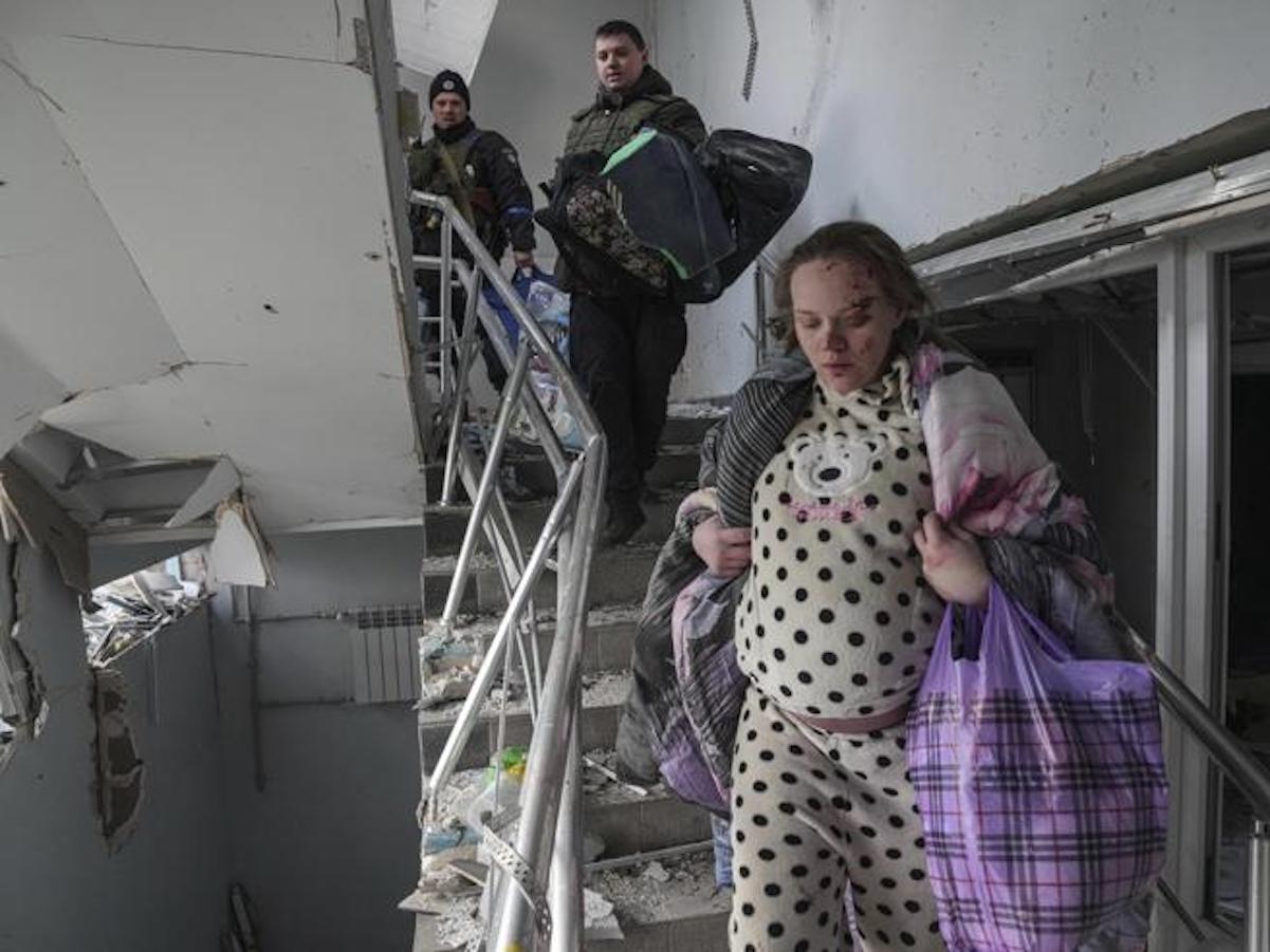 Bombardamento ospedale pediatrico di Mariupol in Ucraina