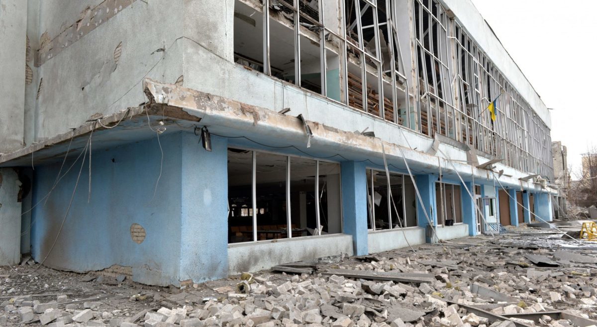 Guerra in Ucraina, dieci gli ospedali finora distrutti dai bombardamenti russi. Il Pentagono: “Mosca colpisce deliberatamente le infrastrutture civili”