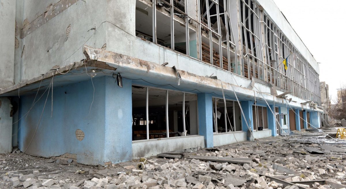 Guerra in Ucraina, dieci gli ospedali finora distrutti dai bombardamenti russi. Il Pentagono: “Mosca colpisce deliberatamente le infrastrutture civili”