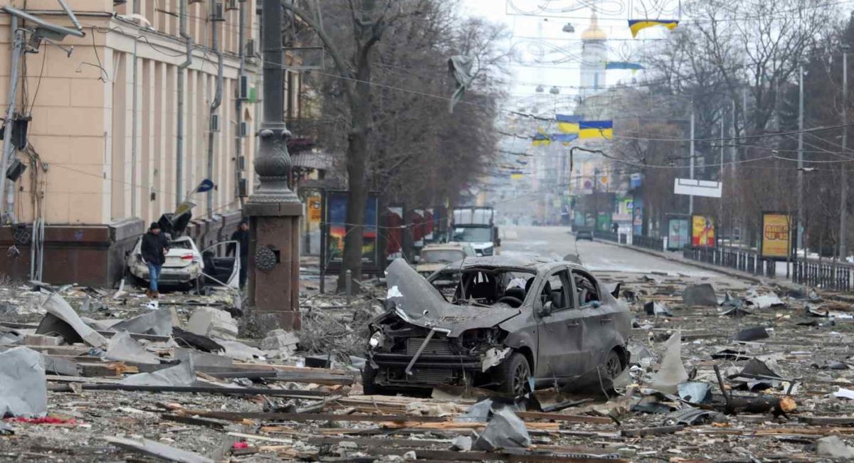 Guerra in Ucraina, i negoziati riprendono questa sera. Le forze russe conquistano Kherson. Zelensky: “Vogliono cancellare la nostra storia”