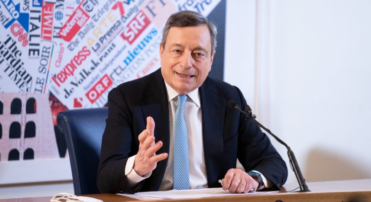 Guerra in Ucraina, Draghi: “Italia richiesta come garante da Kiev e Mosca”. Per il premier il ruolo della Cina potrebbe essere determinante