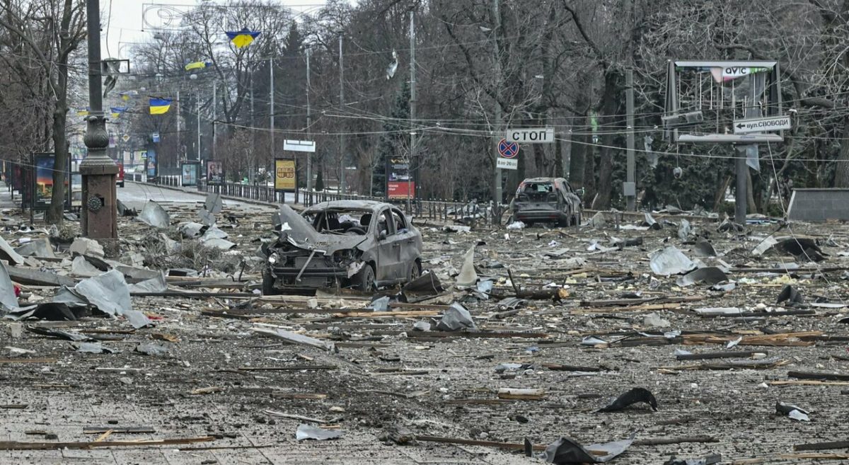 L’amore per la guerra dei nostri politici che soffiano sul fuoco. Invocano resistenza e no fly zone. Ma sono i peggiori amici dell’Ucraina