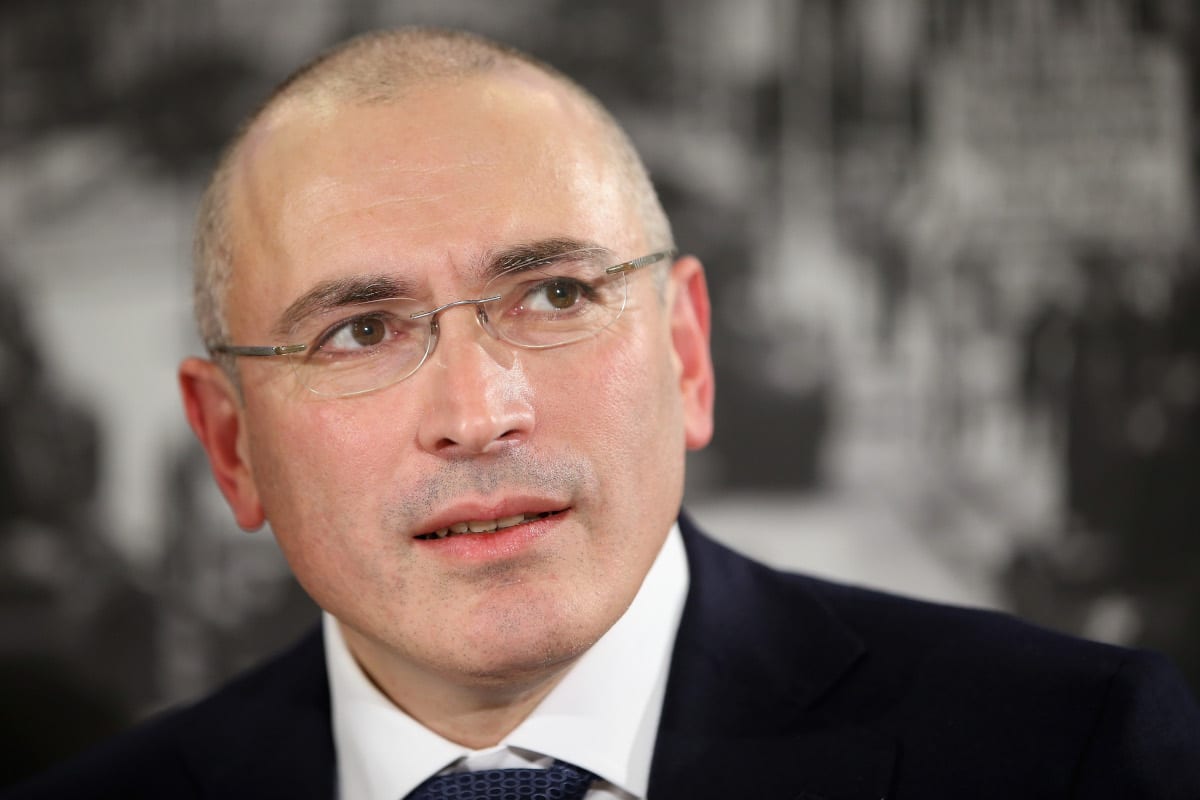 Mikhail Khodorkovsky chi è l’imprenditore russo che si è opposto a Putin? Carcere in Siberia ed esilio