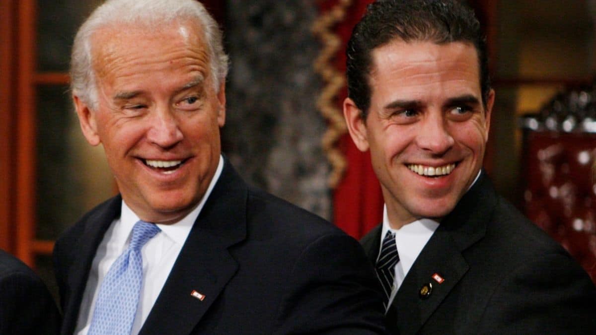 Hunter Biden, chi è e perché è accusato di finanziare l’Ucraina: il suo rapporto con Zelensky e i “Biolaboratori”