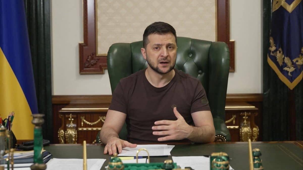 Ucraina-Russia, i negoziati proseguono a distanza: Zelensky invita tutto il mondo a scendere in piazza