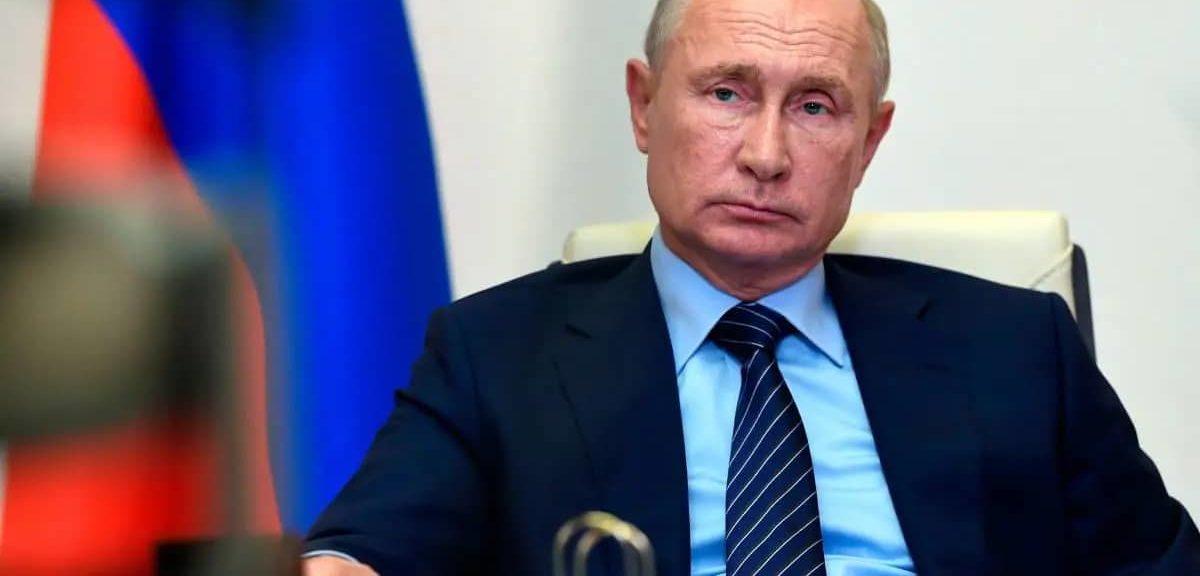 In aumento gli attacchi hacker in Russia. Putin ora fa la vittima: “Contro di noi si è scatenata una guerra informatica”