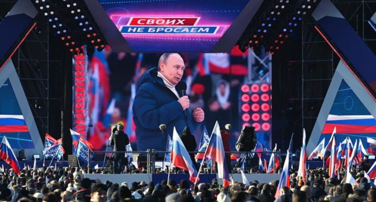 Putin nasconde il dissenso. Prova di forza contro l’Occidente. Show nello stadio per mostrare che i russi sono con lui. Ma ancora una volta evita di usare la parola guerra