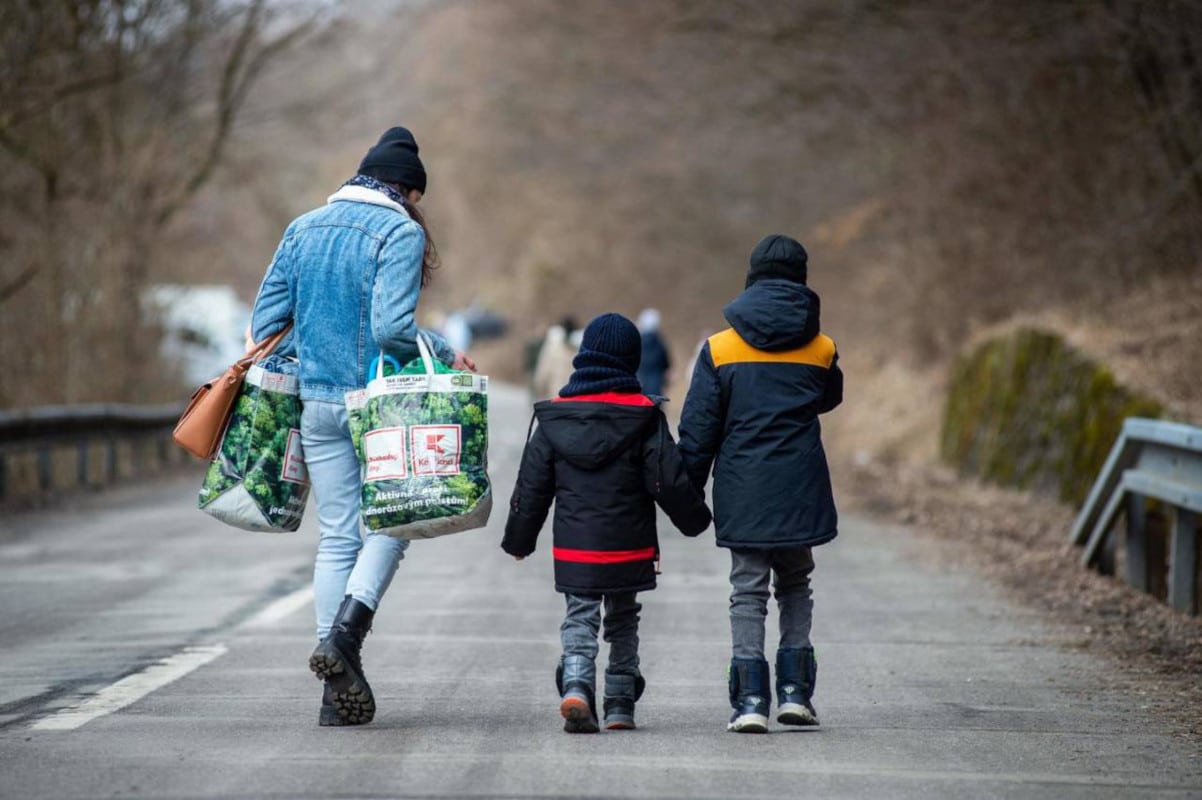 Un milione e mezzo di under 18 in fuga dall’Ucraina. Già in Italia 50mila profughi. Quasi la metà sono minorenni