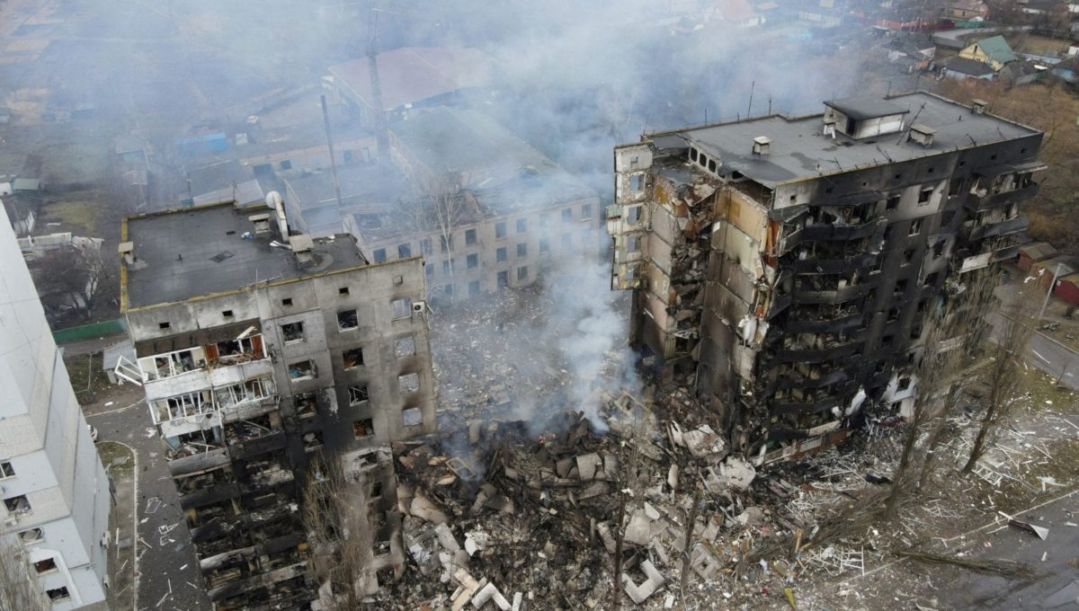 A Borodyanka un nuovo massacro. “Ci sono 200 civili sotto le macerie”. La conferma arriva da un inviato dell’Ansa che ha raggiunto la città vicina a Bucha