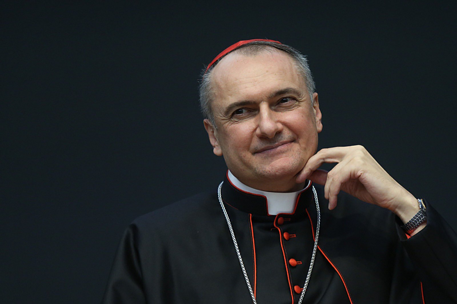 Cardinale Mauro Gambetti: biografia, incarico e ordinazione episcopale del vescovo vicario del Papa per Città del Vaticano. La sua storia dalla fidanzata alla Fondazione Fratelli Tutti