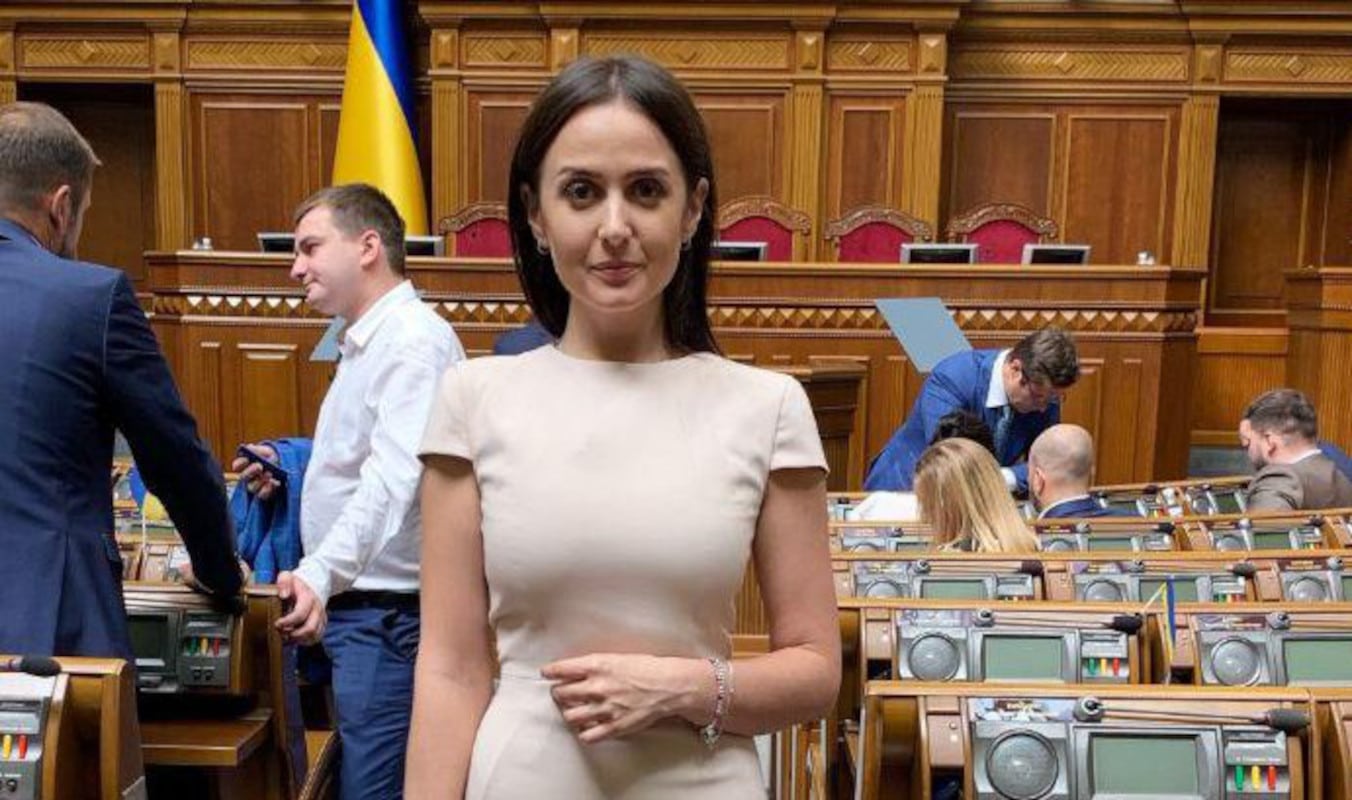 Daria Volodina: biografia e formazione della deputata del popolo dell’Ucraina eletta con il Partito dei Servi del Popolo di Zelensky