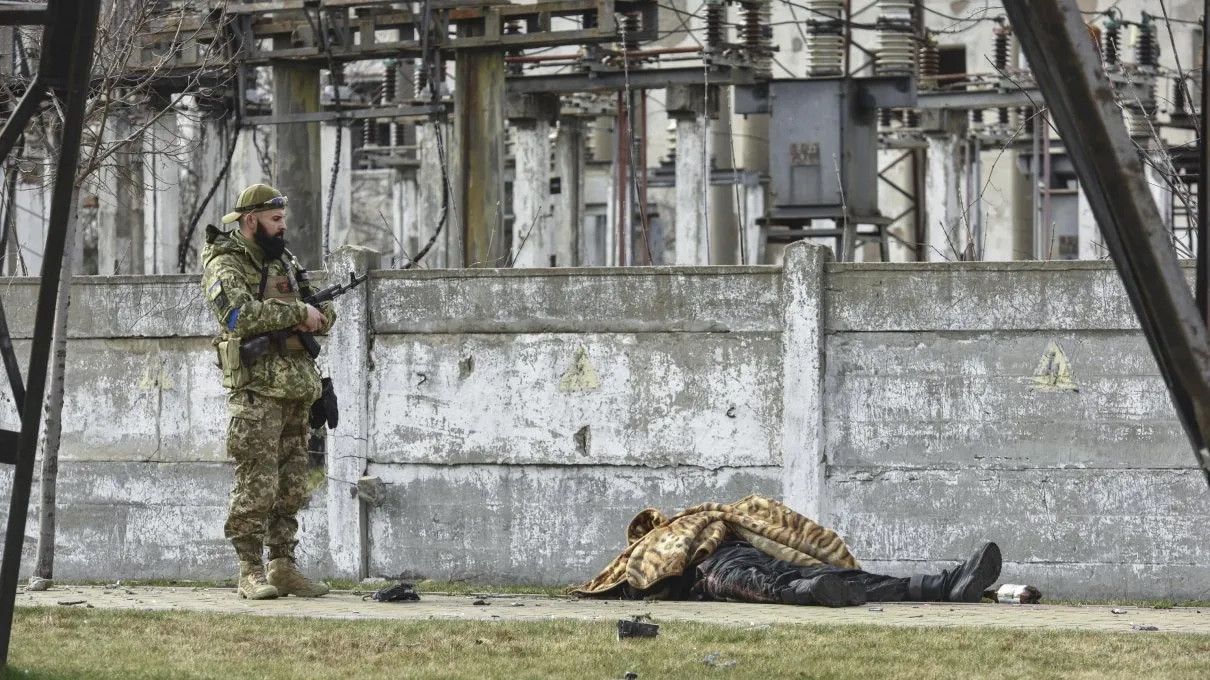 Guerra in Ucraina, ecco la galleria degli orrori russi. Le prove raccolte da Human Rights Watch su stupri, omicidi e violenze inchiodano Putin