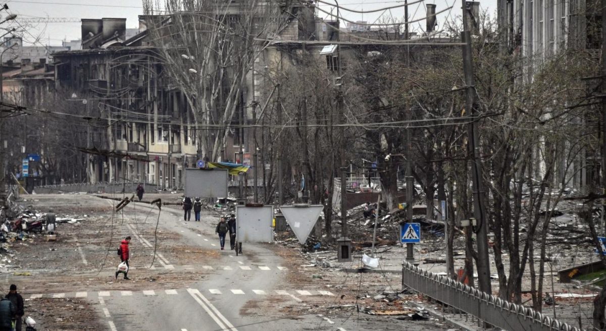 A Mariupol si continua a combattere. È giallo sulla resa dei marine ucraini. Navi turche pronte ad evacuare la popolazione. Il sindaco: “Mosca prepara la parata della vittoria”