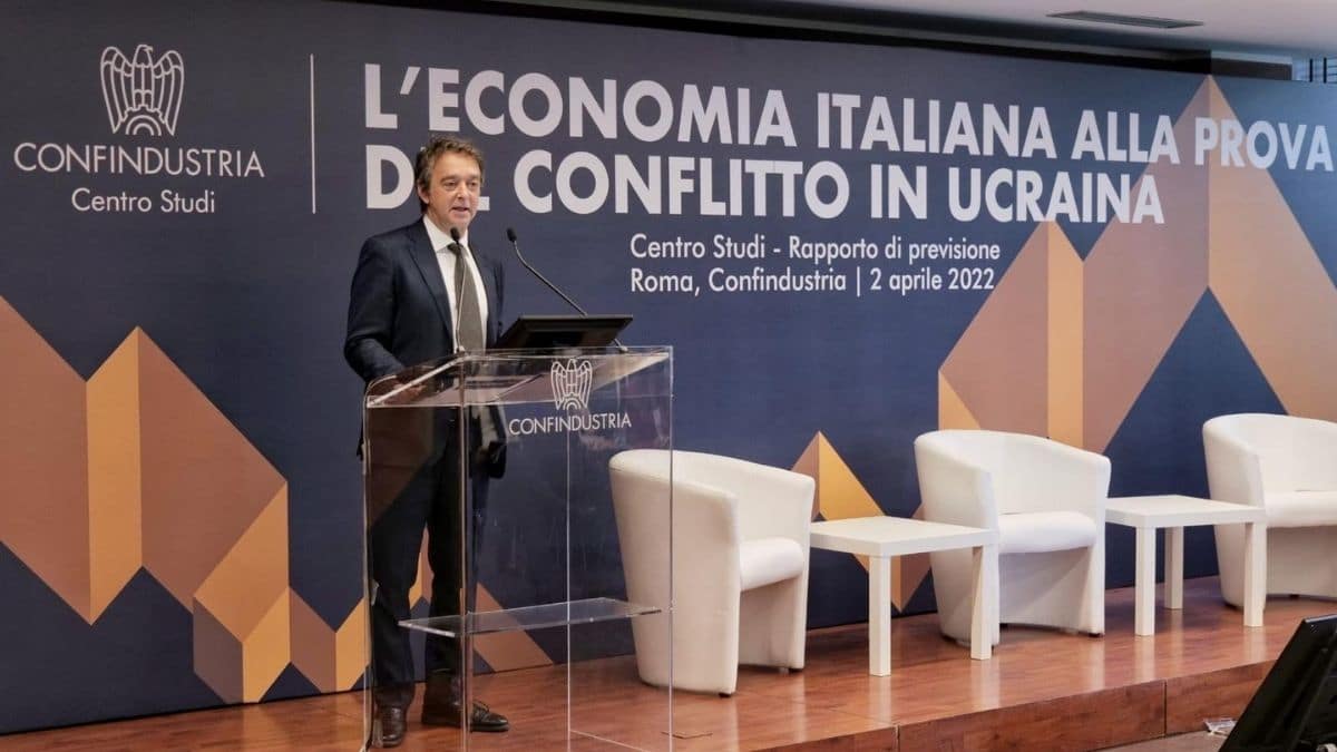 Conseguenze della guerra in Ucraina sull’economia italiana: il drammatico rapporto di Confindustria