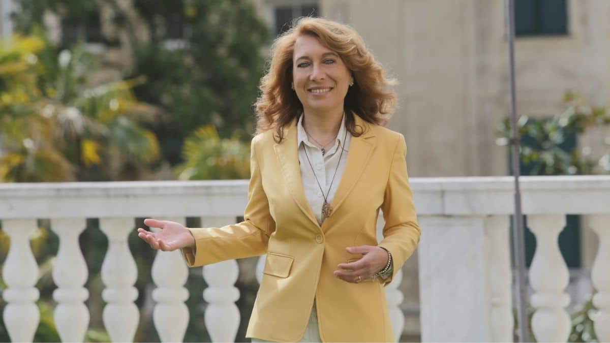 Candidata di Fratelli d’Italia a Genova copia lo slogan di Nichi Vendola: bufera su Laura Gaggero