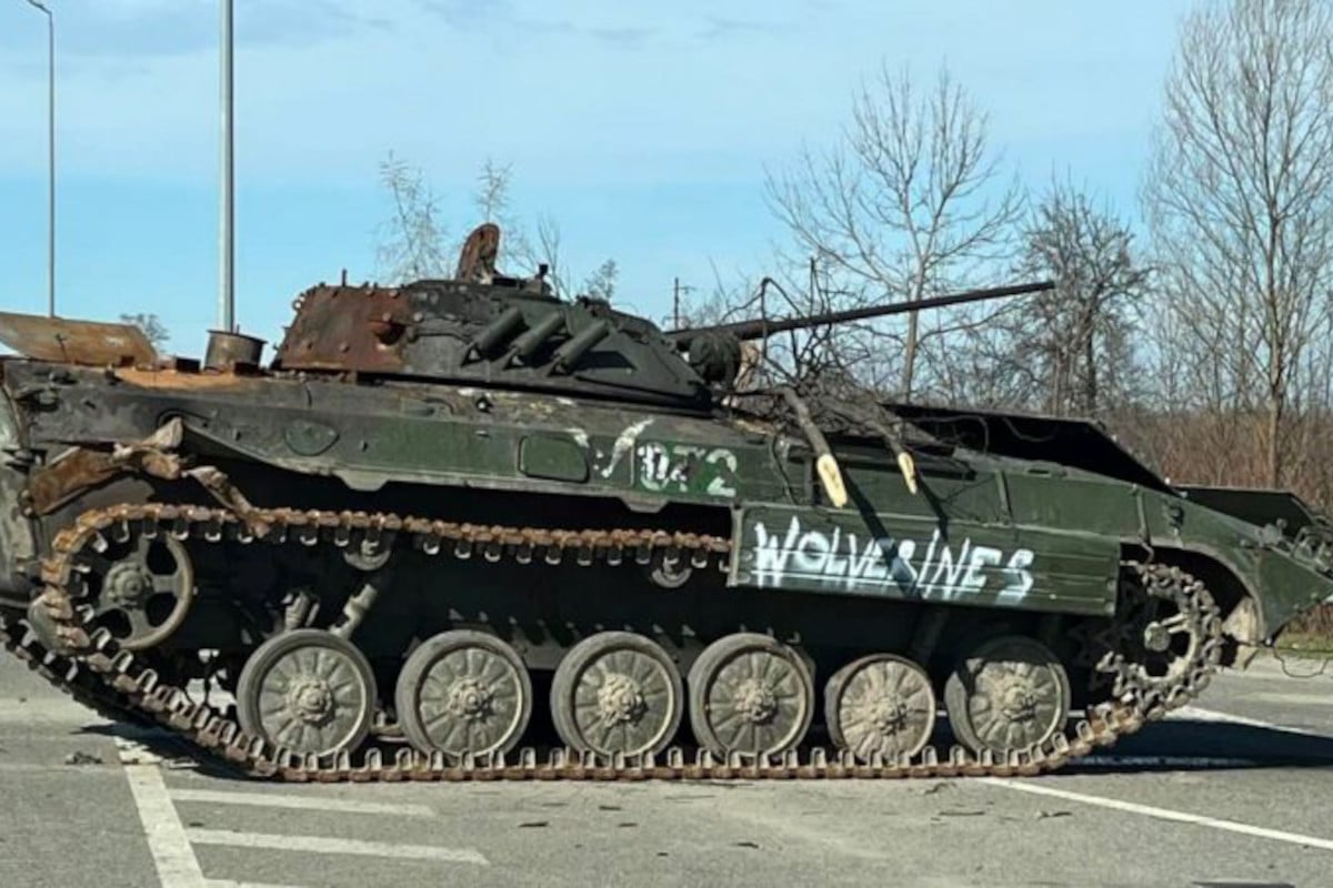 Wolverines: traduzione e significato della scritta che fanno gli ucraini sui carri armati russi