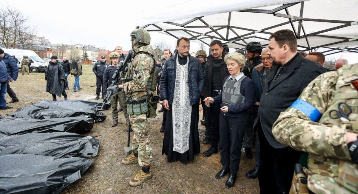 Guerra in Ucraina, von der Leyen: “A Bucha abbiamo visto l’umanità distrutta e il volto crudele dell’esercito di Putin”