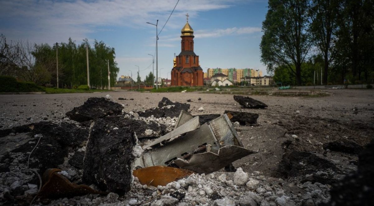 Guerra in Ucraina, prosegue l’evacuazione dei civili da Mariupol. L’offensiva di Mosca non si ferma. Ancora bombardamenti su Azovstal