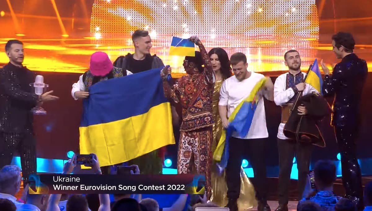 Concours Eurovision de la chanson 2022, le groupe ukrainien Kalush Orchestra gagne