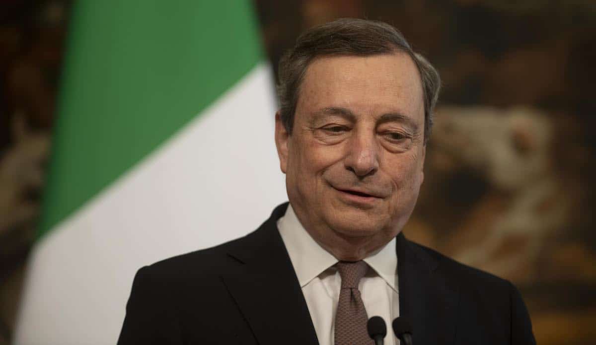 Il piano italiano per la pace è già stato stoppato da Ue e Kiev. Ma i giornaloni celebrano comunque Draghi