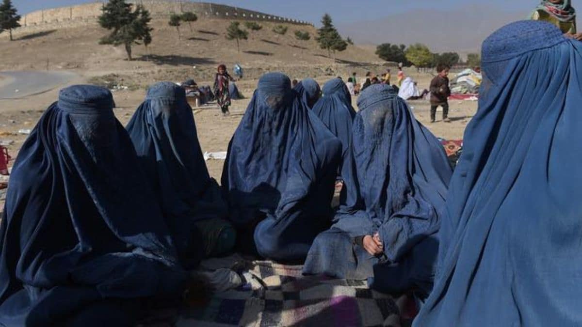 Burqa, cos’è e significato: perché torna obbligatorio per le donne in Afghanistan