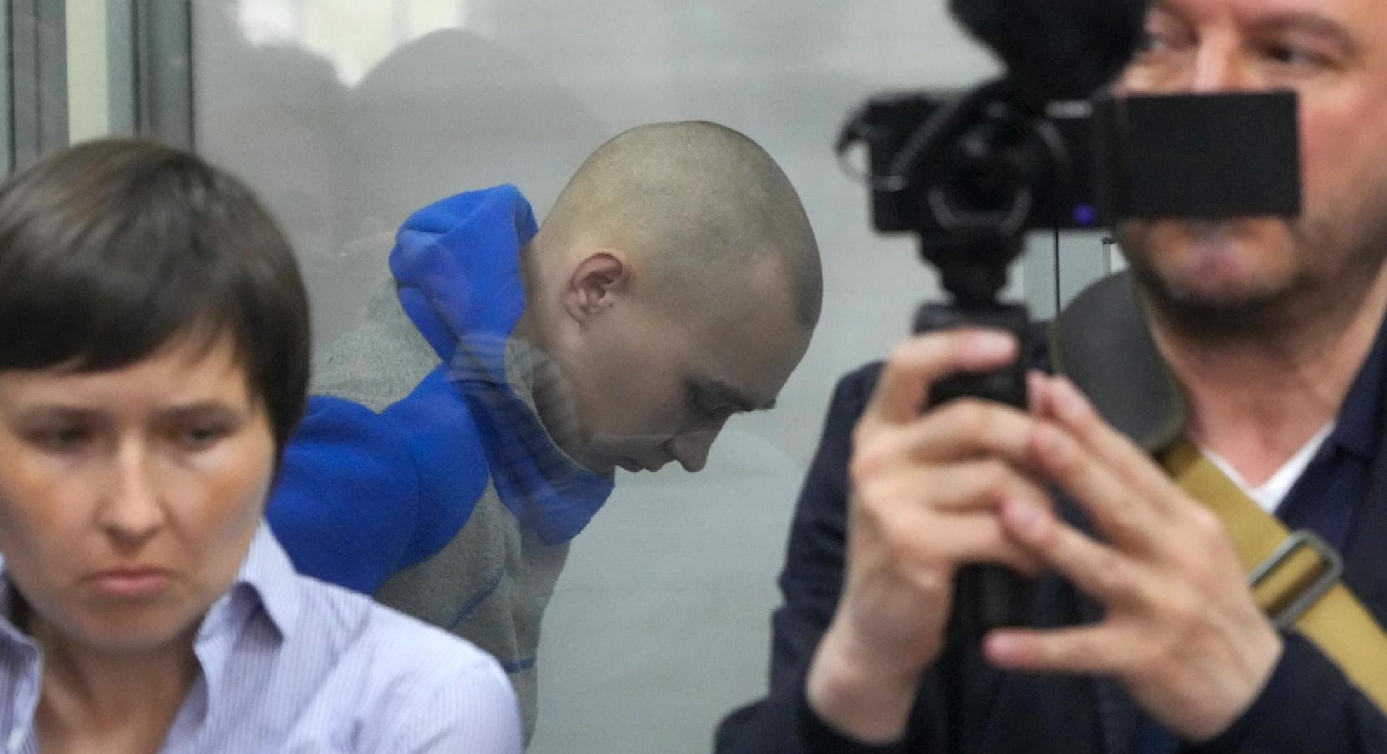 Si dichiara colpevole il primo soldato russo sotto processo in Ucraina per crimini di guerra. Shishimarin ha confessato di aver ucciso un civile