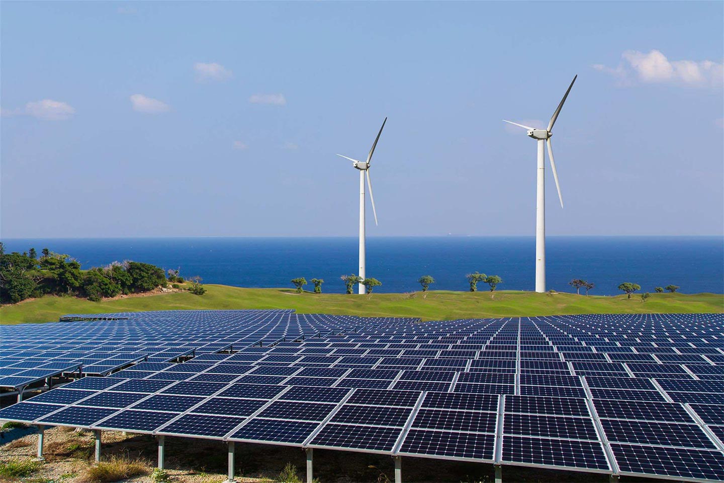 Energie rinnovabili in Italia: quali sono le semplificazioni introdotte dal decreto Energia e come aumentano le aree idonee