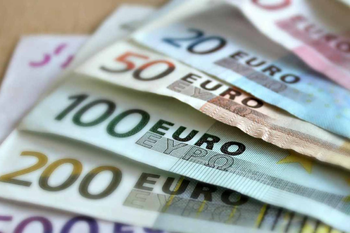 L’Europa fissa a 10mila euro il tetto al contante
