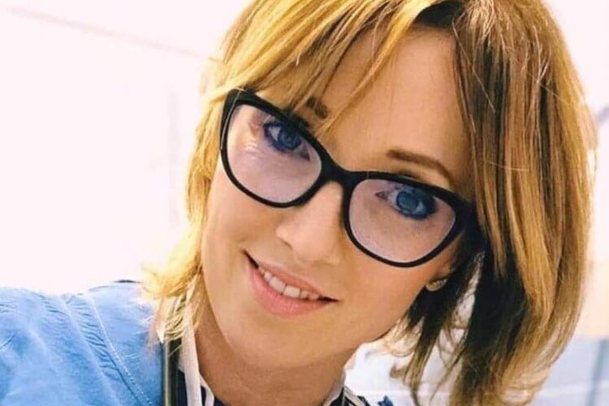 Barbara Balanzoni radiata dall’Ordine dei Medici: l’anestesista è nota per le sue posizioni no vax e gli attacchi agli infermieri