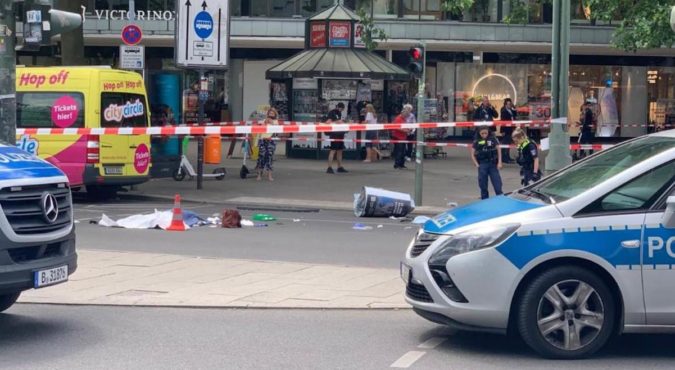 Auto piomba sulla folla a Berlino. Un morto e oltre 30 i feriti