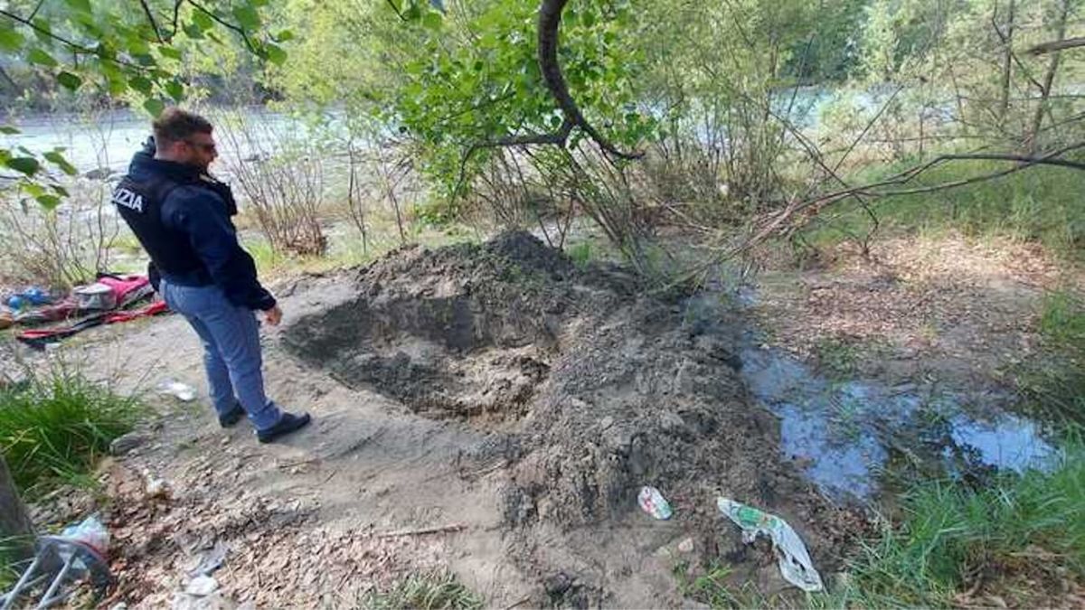 Aosta, donna morta trovata sepolta in una fossa: di chi è il corpo e cosa dicono le indagini