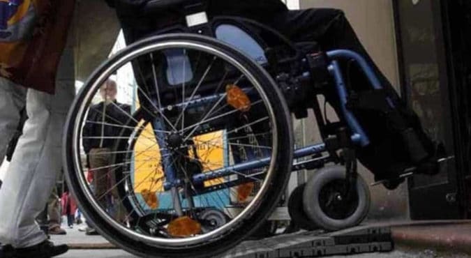 “Quanto ti vergogni dei tuoi figli disabili?”, il questionario shock del Comune di Nettuno: stop alla distribuzione