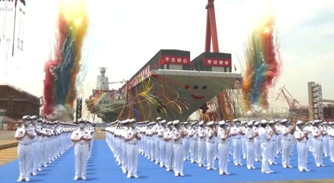 Cina vara portaerei Fujian, la nuova nave da guerra “Type 003” con sistema a catapulta che fa concorrenza agli USA