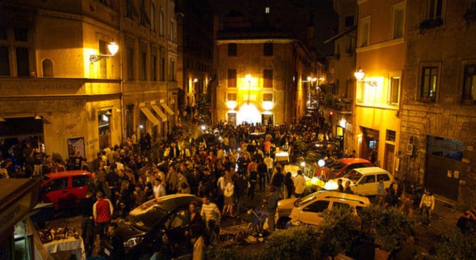 Movida selvaggia a Roma, da Trastevere a San Lorenzo monta la rabbia dei residenti