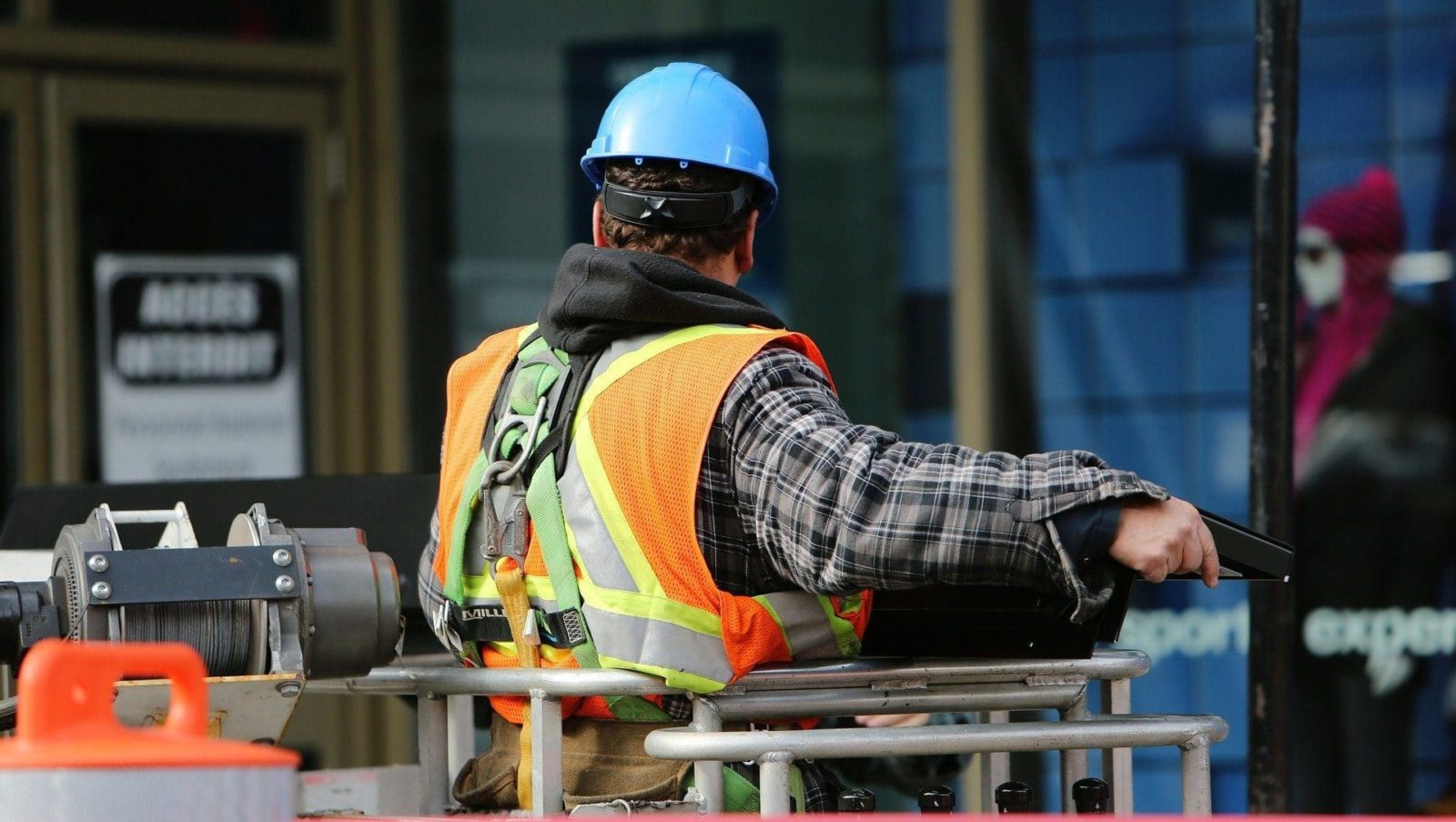 Corsi fantasma sulla sicurezza nei cantieri edili della Lombardia