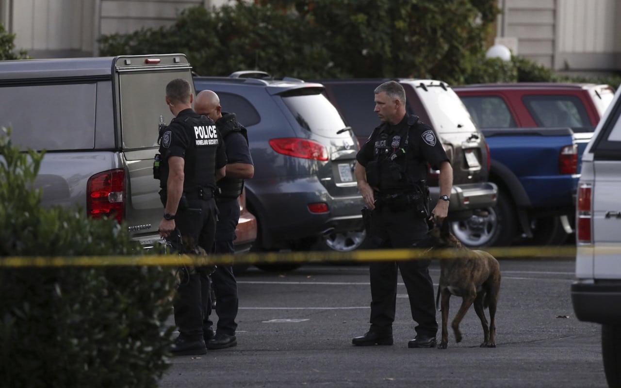 Strage di migranti in Texas, trovati 46 morti per asfissia e 16 feriti su un camion abbandonato a San Antonio