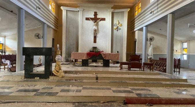 Strage in una chiesa in Nigeria, numerosi morti e feriti: i motivi dell’attacco