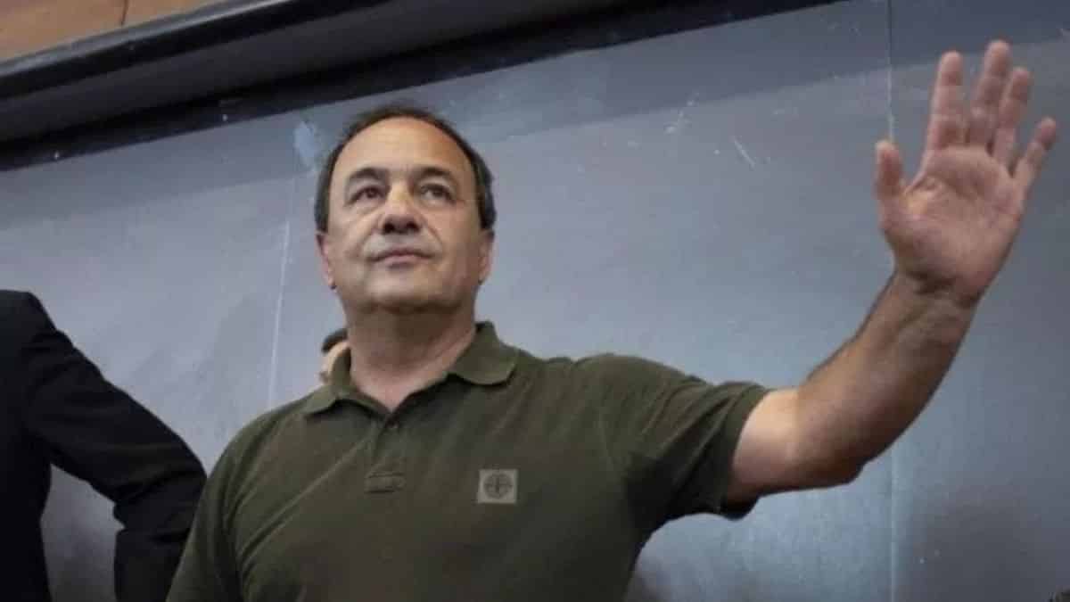 Mimmo Lucano cosa fa oggi e perché la Corte riapre istruttoria sul caso Riace?