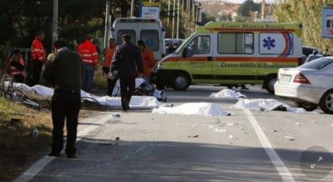 Grosseto, ciclisti investiti da un auto: quattro morti e sei feriti