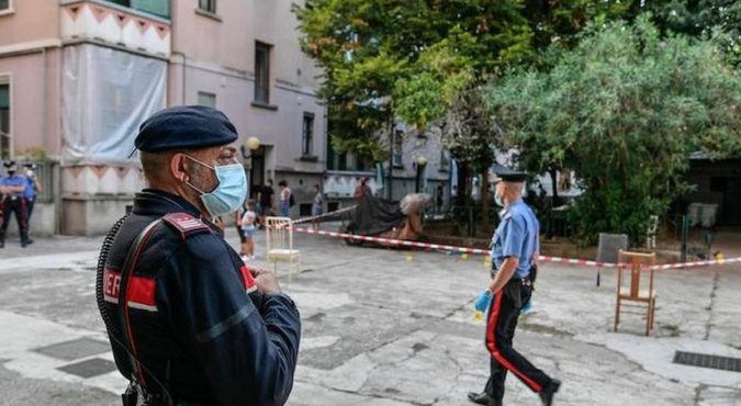 Femminicidio a Cosenza, donna trovata morta in casa: il marito ha confessato l’omicidio