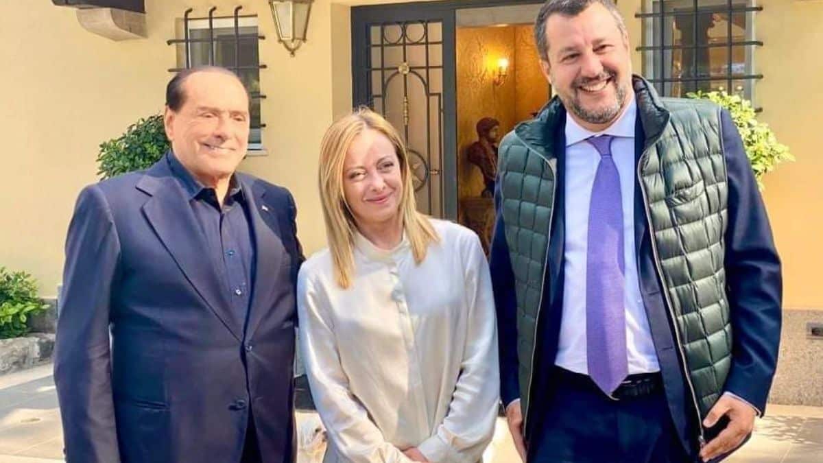 Elezioni, centrodestra: la scelta sui candidati con Berlusconi che correrà a Monza. Il cavaliere attacca il Pd e parla ancora di giustizia